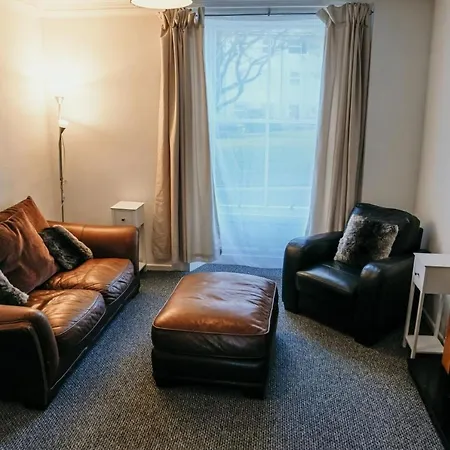 Standout 4bd 3 Storey Town House Уайтхейвен
